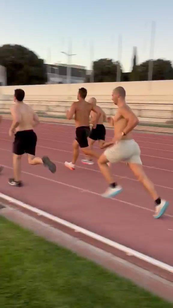 Carrera en pista: entrenamiento de las pruebas físicas de bombero en Factory Academia